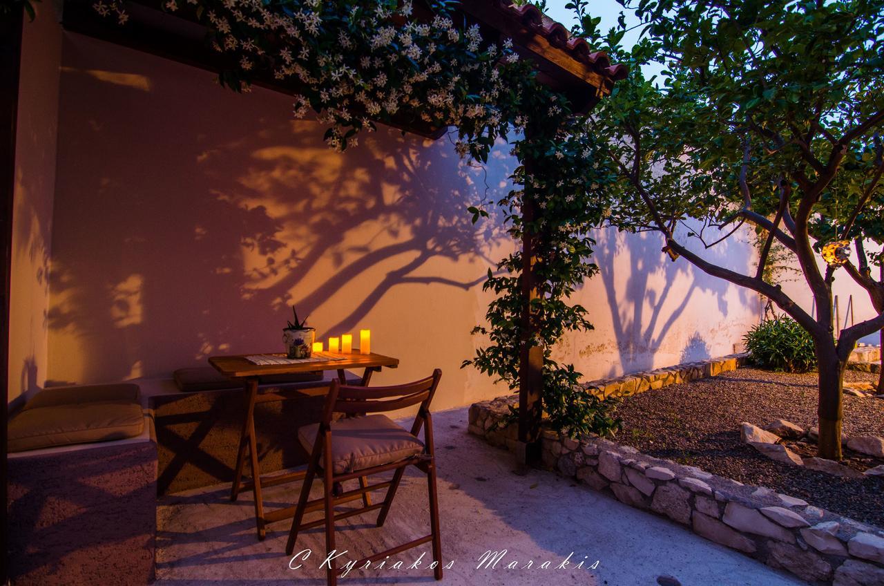 La Casa Del Vitsi Apartment Palaiochora Bagian luar foto