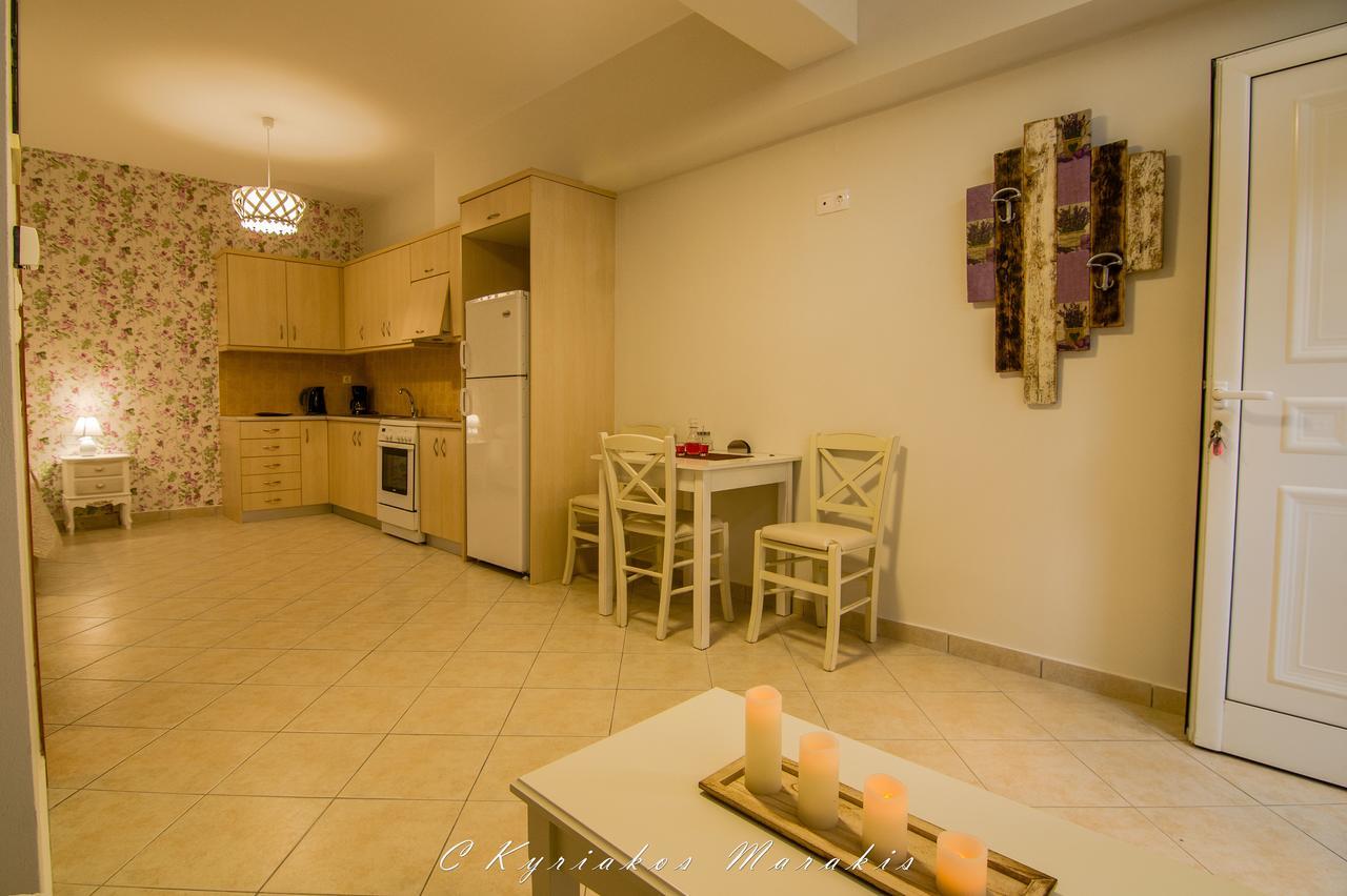 La Casa Del Vitsi Apartment Palaiochora Bagian luar foto