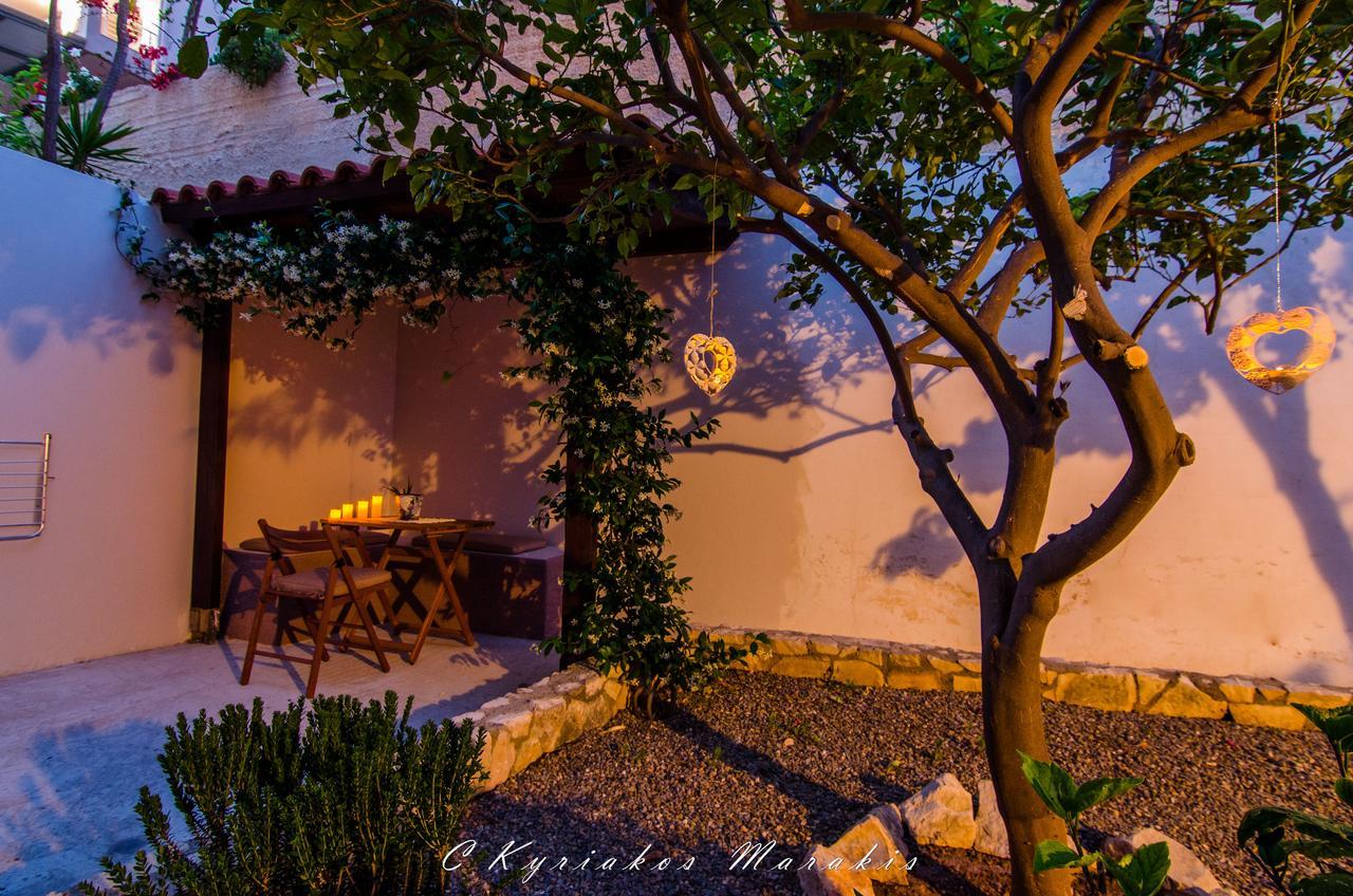La Casa Del Vitsi Apartment Palaiochora Bagian luar foto