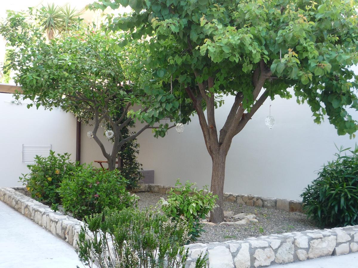 La Casa Del Vitsi Apartment Palaiochora Bagian luar foto