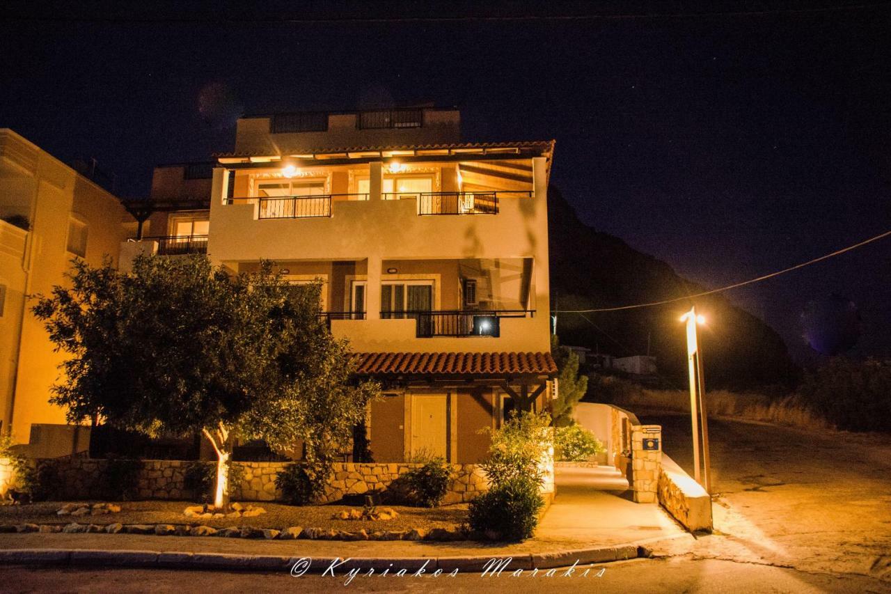 La Casa Del Vitsi Apartment Palaiochora Bagian luar foto